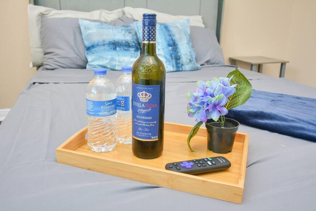 Luxury 2br 2b Wi-fi ,parking & Style Pool Houston