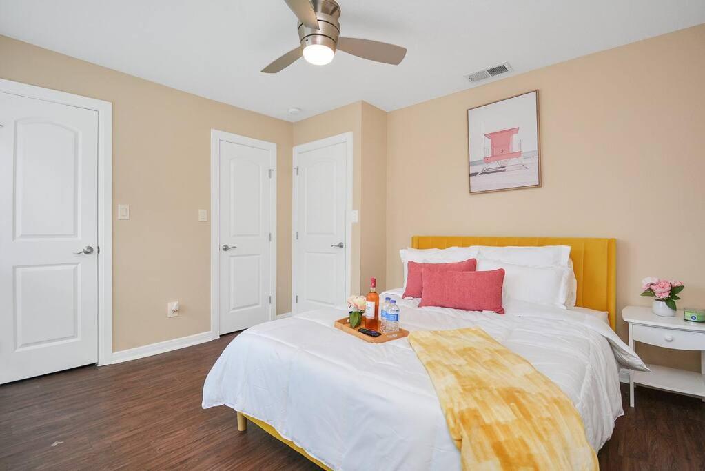 Luxury 2br 2b Wi-fi ,parking & Style Pool Apartment Houston
