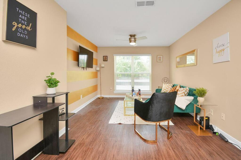 Apartment Luxury 2br 2b Wi-fi ,parking & Style Pool