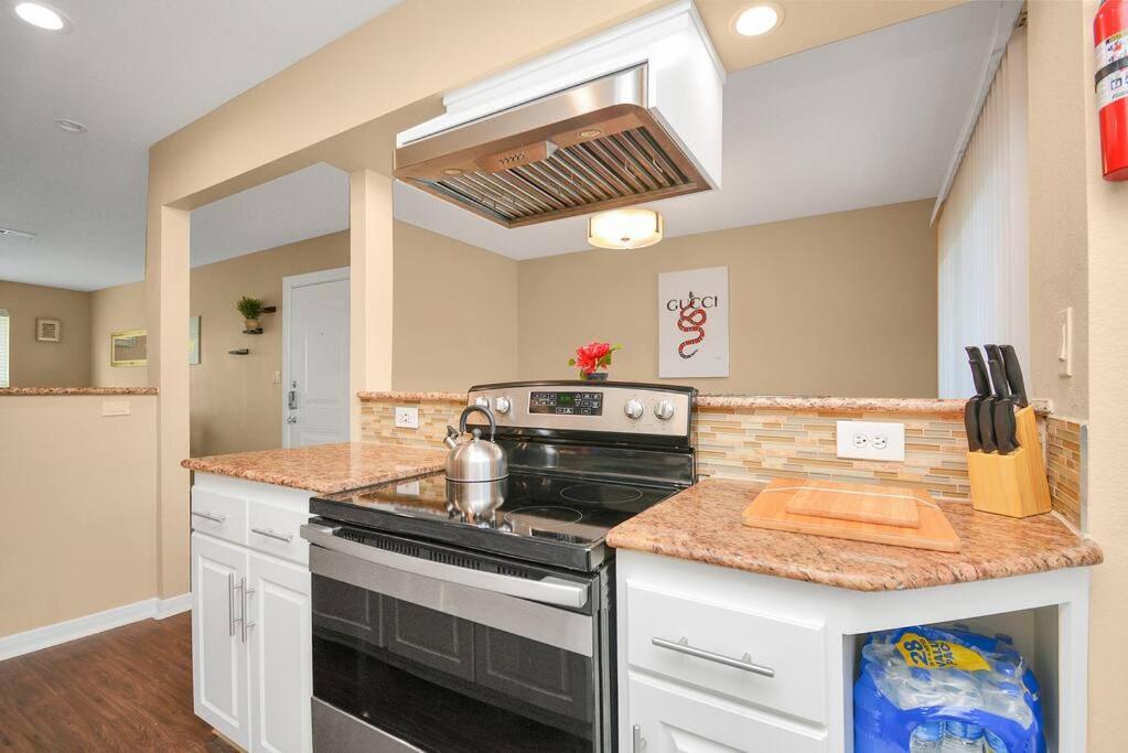 Apartment Luxury 2br 2b Wi-fi ,parking & Style Pool *